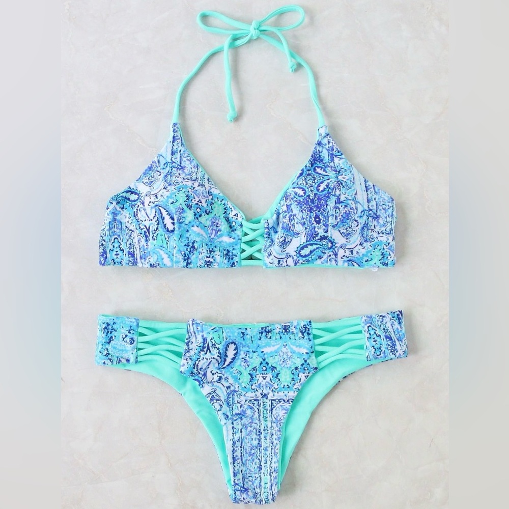 SHEIN Women’s Criss Cross Print Bikini Swimsuit Set - blue pattern, size M